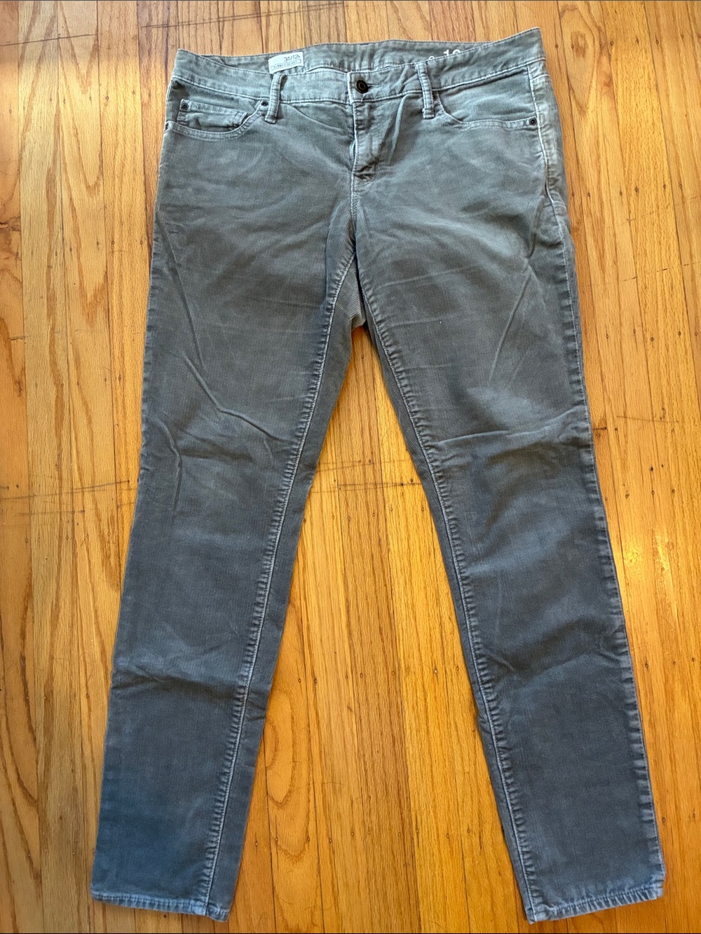 GAP Women's Skinny Corduroy Jeans in Gray